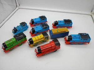 Thomas & seine Freunde Trackmaster batteriebetriebener Zug Posten sprechender Victor usw. LESEN - Bild 1 von 6