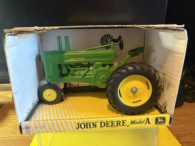 Ertl John Deere Model A Beckman 1/16  Tractor #1989 Of 5000 Pre-owned RARE HTF - Image 1 of 4