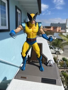 X-Men Marvel Wolverine Statue von wunderbarer Farbe und Detail gelb - Bild 1 von 10