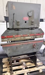 CHICAGO #131 11TON X 48" PRESS BRAKE - Front Operated Back Gauge