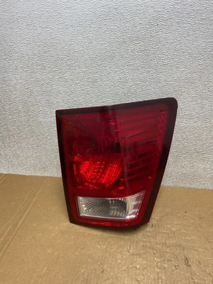 Luz trasera para pasajero derecho Jeep Grand Cherokee 2007 2008 2009 2010 OEM V5664 DW Foto 1 de 4