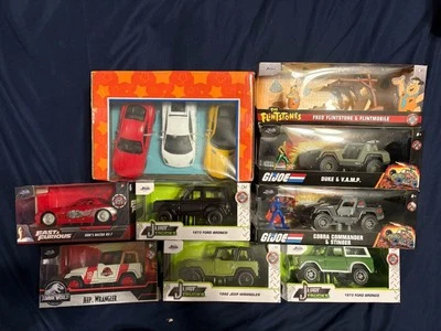 Lote de carros de metal fundido Jada, Gijoe, Jurassic, Jeep, Lamborghini - Imagem 1 de 4