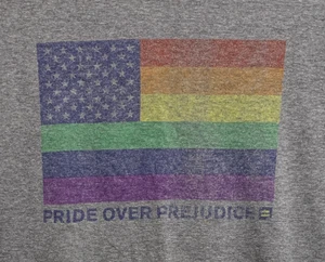T-Shirt XL "Pride Over Prejudice" T-Shirt - Bild 1 von 3