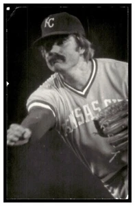 Dan Quisenberry (1980) Kansas City Royals Vintage Baseball Postcard BL3 - Picture 1 of 2