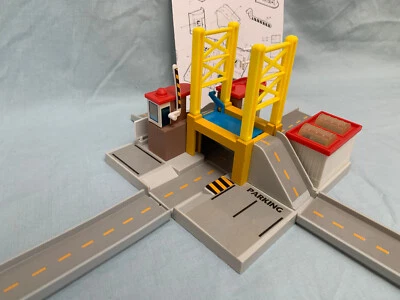 COMPLETE TOLL BRIDGE RAISES & OPENS MICRO MACHINES HIWAYS & BYWAYS PLAZA PLAYSET - Image 1 of 4