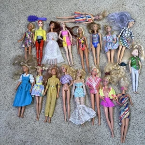 Vintage Barbie Puppen ab 1966 29 Barbies weitere Sammler Barbi Puppen wie besehen - Bild 1 von 8