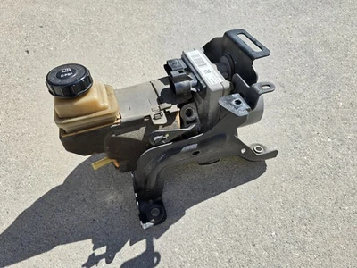 2013 - 2016 Nissan Pathfinder Power Steering Pump Assembly (OEM) 491103KE0C - Image 1 of 4