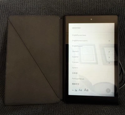 Amazon Fire HD 8th Generation Black 32 GB W/Wi-Fi & Gray Fabric Case Very Nice - Image 1 of 4