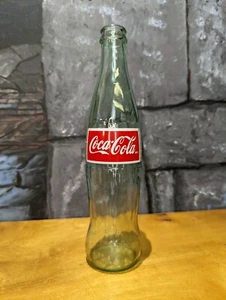 Botella de vidrio tinte verde Coca Cola 2002 hecha en México - Imagen 1 de 6