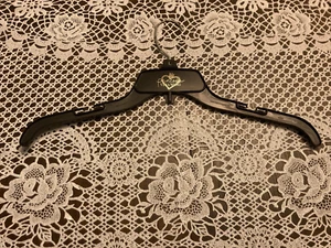 16” Inch Vera Wang Princess Collection Black Clothing Coat Dress Gown Hanger - Picture 1 of 2