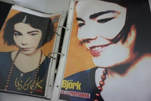 Björk Sammlung Artikel Clippings 1986-2001 Bjork Sugarcubes Collection articles - Bild 1 von 12