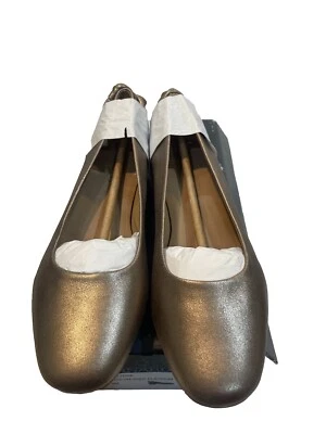 Bernardo Eloise Dress Ballet Flats Platinum Leather Size 9 Twist Bow Back  - Image 1 of 4
