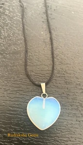 Collar Corazón de Cristal Opalita 25 mm con Cordón Negro de 20" Amor Calmante Om - Imagen 1 de 3