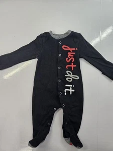 Nike Baby Mädchen & Junge Sleep & Play Einteiler Overall / Schwarz / 0-3 Monate - Bild 1 von 6
