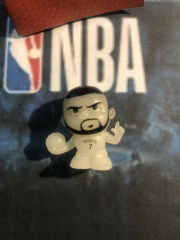 TeenyMates NBA Series 6 RARE Kevin Durant Glow In The Dark Brooklyn Nets 1:64 Cover