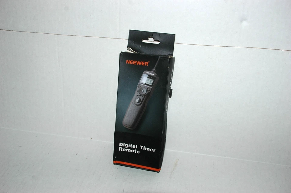 Neewer LCD Timer Shutter Release Remote Control (B1) - Image 1 of 3