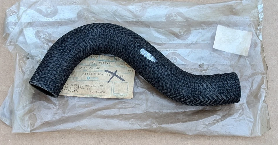 Manguera de radiador superior Mopar/Mitsubishi NOS 1974-75 Dodge Colt con 2000cc "U" Eng. Foto 1 de 1