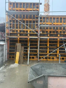 PERI Aluschalung Beton Baustelle Schalung - Bild 1 von 3