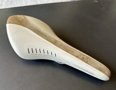 Sillín Fizik Arione CX Kium Rail - 240 gm Foto 1 de 4