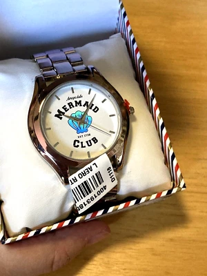 Reloj grande Aeropostale Mermaid Club Seashell iridiscente/resbaladizo al aceite para mujer nuevo con etiquetas/nuevo en caja Foto 1 de 4