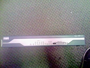 CISCO 1811 INTEGRATED SERVICE ROUTER WITH 32MB FLASH CARD WOW!! - Picture 1 of 3