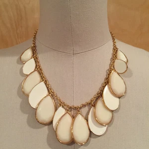 Kate Spade Petal Pusher Necklace Cascading Teardrops Ivory cream off white gold - Picture 1 of 19