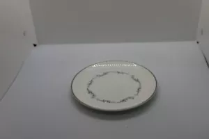 Royal Doulton Coronet 5 Bread and Butter Plates - Picture 1 of 2