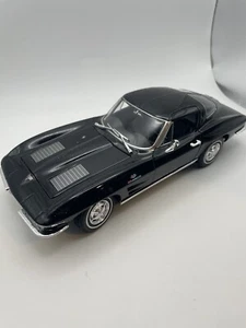 1963 Chevrolet Corvette C2 Chevy Split Window Diecast Model Welly 1:24 Scale - Picture 1 of 10