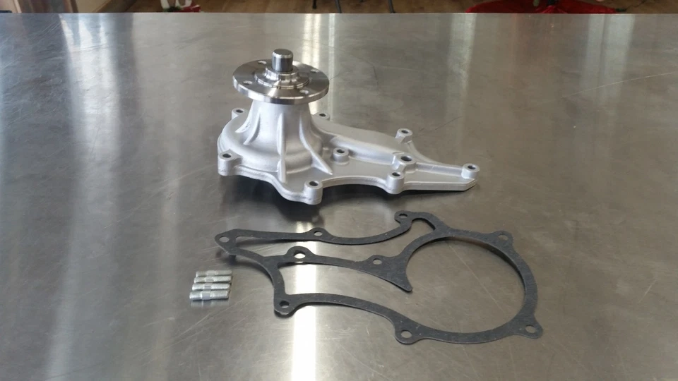 Toyota Water Pump RE (1985-1995) - Image 1 of 1