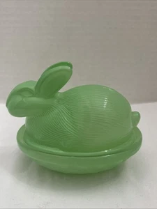 Vintage L E Smith Jadeite green glass bunny/rabbit covered candy dish 4 1/2” - Picture 1 of 19