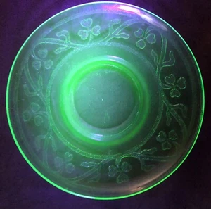Vintage Vaseline glass green 3 leaf clover pattern 5 1/4 inch cup saucer - Picture 1 of 4