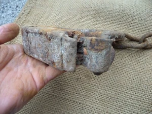 ANTIQUE JAIL RESTRAINTS PRISON PRISONER LEGCUFFS SHACKLES LEG IRONS ANCIENT LOCK - Picture 1 of 24
