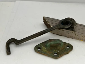 Gate hook eye bolt 6" Vintage pad 4 1/2" holes 2" pad old barn wood patina - Picture 1 of 9