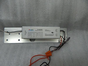 Controlador LED electrónico Nextech U3-250700D1 25 vatios salida @21-36 V 120-277 entrada - Imagen 1 de 3