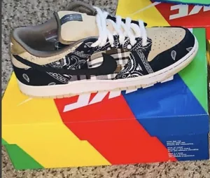 Size 11.5 - Nike Dunk Low Premium QS SB x Travis Scott Cactus Jack - Picture 1 of 2