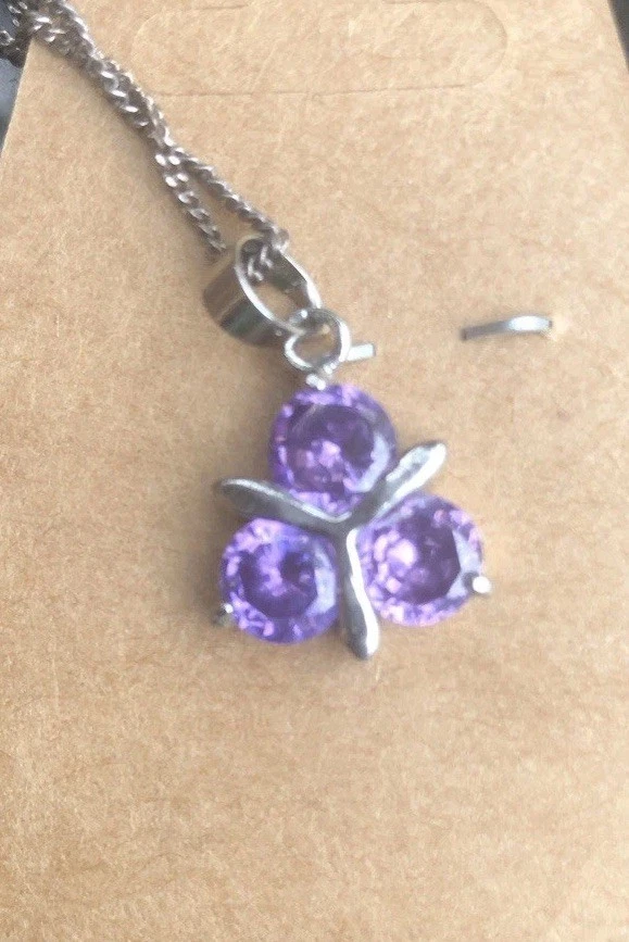 Hermoso collar colgante estampado relleno de oro blanco de 18 quilates 3 amatistas vintage 925 Foto 1 de 4
