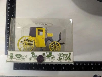 1/43 Brumm (Italia) Carriage cupé a huit ressort XIX #16 Foto 1 de 4