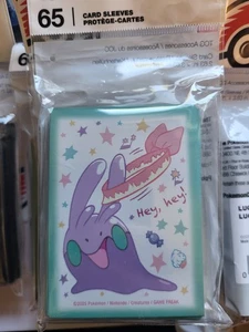 Pokemon Center We’re Goomy Sleeves 65x Brandneu SEALED - Bild 1 von 2