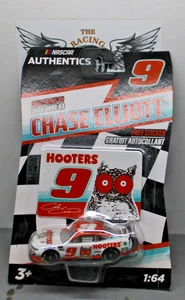 Chase Elliott Hooters 2022 1/64 NASCAR Authentics Wave 3 diecast - Imagen 1 de 1