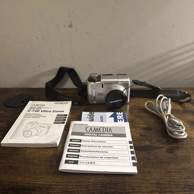 Olympus c-740 ultra zoom Digital Camera -Excellent condition! - Image 1 of 4
