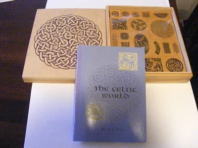 Набор резиновых штампов Jim Paul Celtic World 18 шт. штамповка с деревянной коробкой и буклетом - Изображение 1 из 4