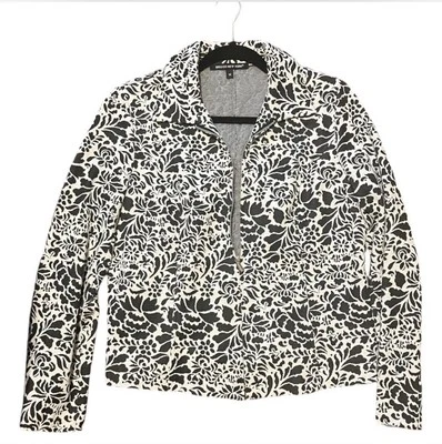Chaqueta Briggs New York estampado floral blanco y negro Foto 1 de 4