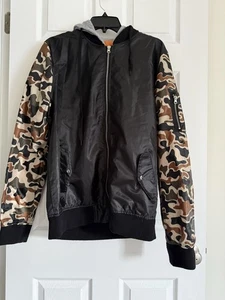 Carbon Black Jacket Men’s Large with Camo Sleeves Streetwear Winter Lightweight - Picture 1 of 12