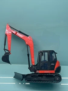 NewRay 8102 Kubota KX080-4 Kompaktbagger 1/24 Kunststoff Spielzeug Vitrinenmodell rot - Bild 1 von 11