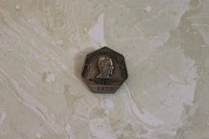 Vintage Indianapolis 500 Mile Race 1911-1970 Tony Hulman Speedway Pinback #4823 - Picture 1 of 2