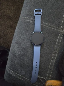 Samsung Galaxy Watch 5 44mm LTE/Cellular Unlocked Smartwatch - Picture 1 of 4