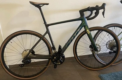Neuwertiges Rennrad Scott Carbon, Gruppe Shimano 105, nahezu keine Kilometer  - Bild 1 von 4