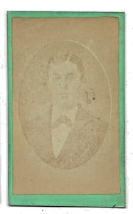 Porträt eines gut gekleideten Mannes antikes Studiofoto um 1900 - 1920 - Bild 1 von 1