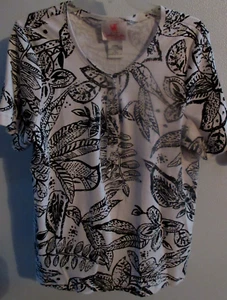 Quacker Factory L Women T Shirt Top Blouse Short Sleeve VNeck Black White Floral - Picture 1 of 5