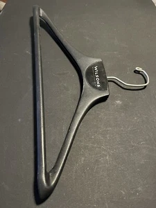 Wilsons Leather Wide Black Hard Plastic Clothing Hanger With Swivel Hook - Picture 1 of 3